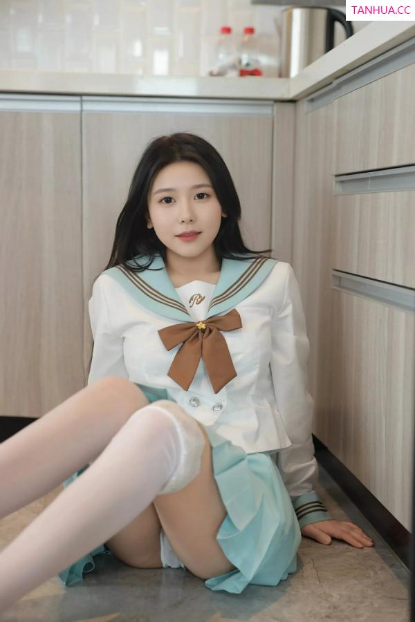   [XiuRen]高清写真图 2025.06.09 No.10379 林嘉馨 JK制服第20张图片